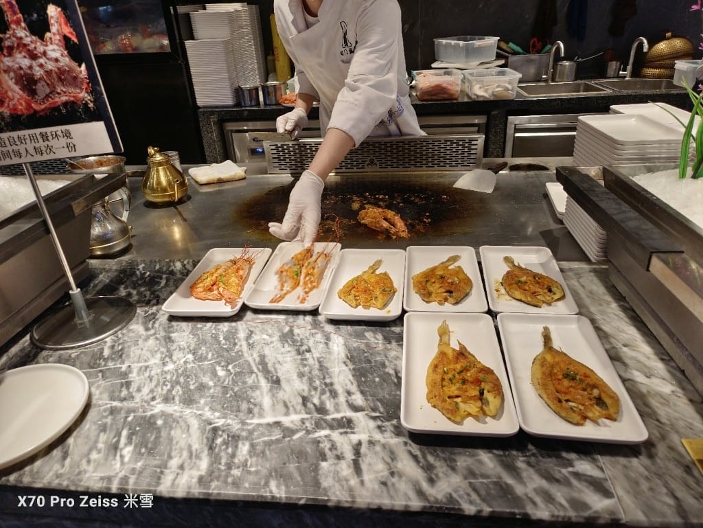 【上海美食】銘門盛宴上海店，活體龍蝦現殺現吃，各種高檔海鮮到飽再訪❤️