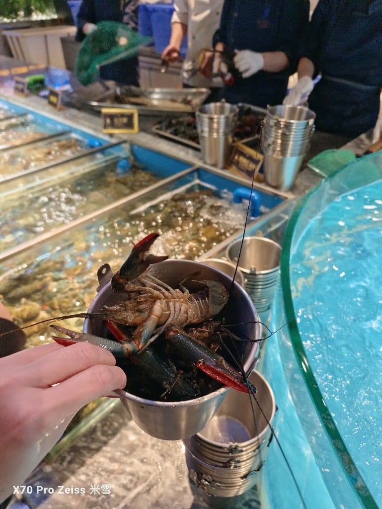 【上海美食】銘門盛宴上海店，活體龍蝦現殺現吃，各種高檔海鮮到飽再訪❤️