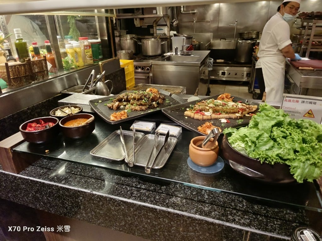 【台北吃到飽】十二廚台北喜來登大飯店，23訪平日晚餐龍蝦狂熱日吃到飽🍻