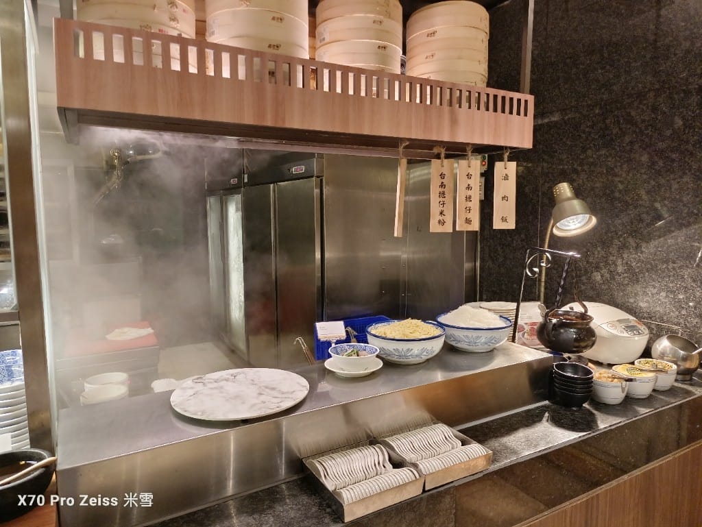 【台北吃到飽】十二廚台北喜來登大飯店，23訪平日晚餐龍蝦狂熱日吃到飽🍻