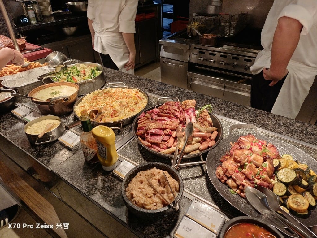 【台北吃到飽】十二廚台北喜來登大飯店，23訪平日晚餐龍蝦狂熱日吃到飽🍻