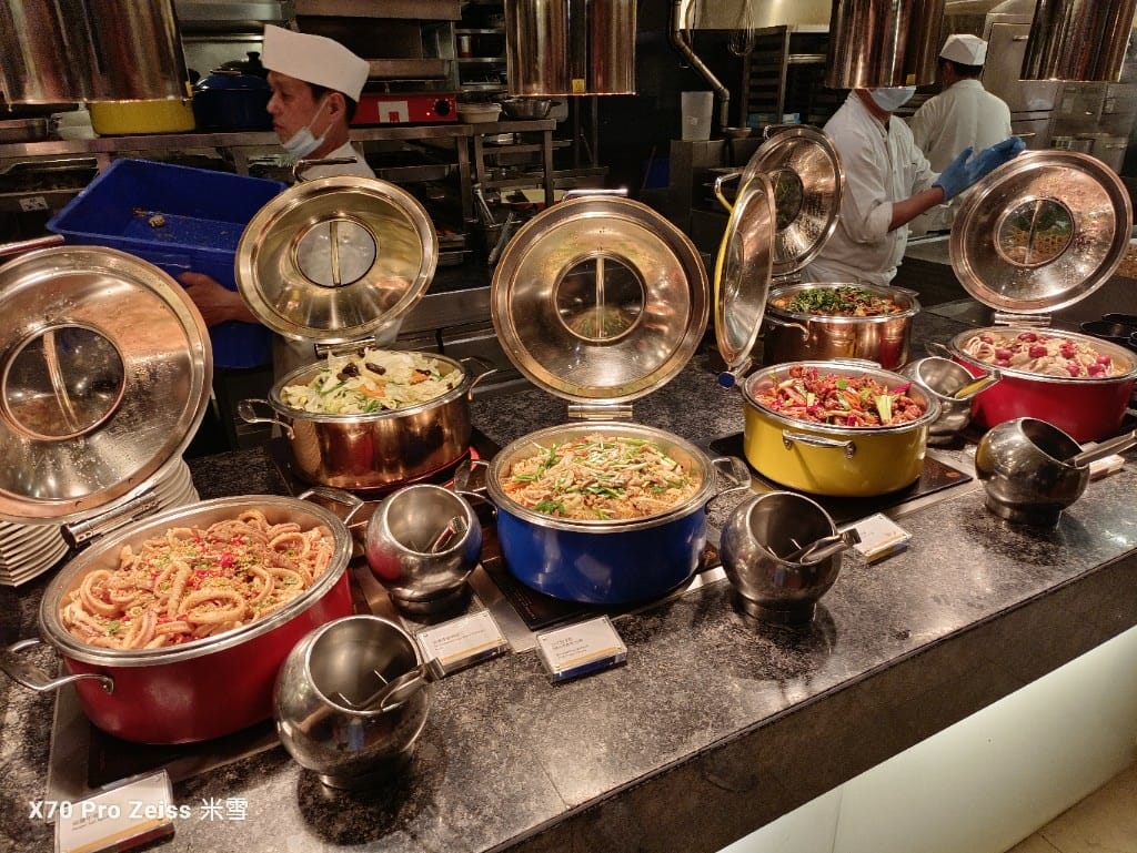 【台北吃到飽】十二廚台北喜來登大飯店，23訪平日晚餐龍蝦狂熱日吃到飽🍻