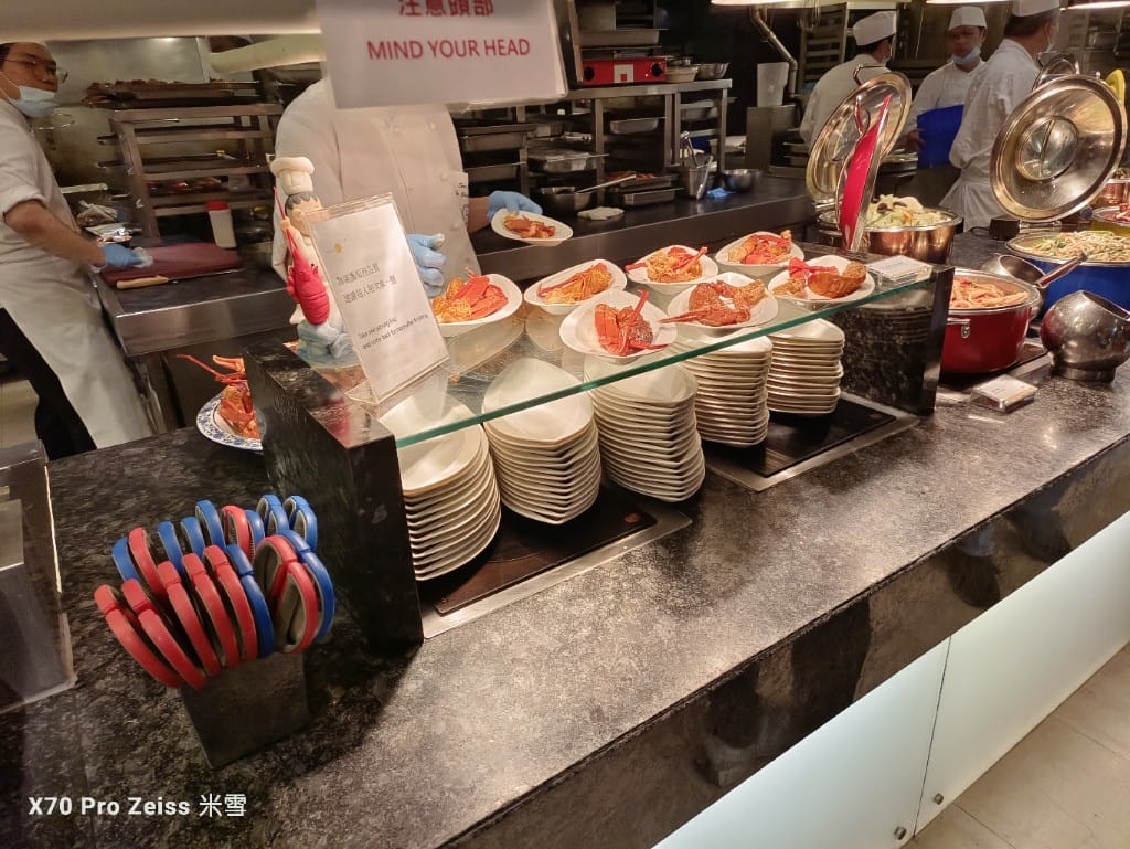 【台北吃到飽】十二廚台北喜來登大飯店，23訪平日晚餐龍蝦狂熱日吃到飽🍻