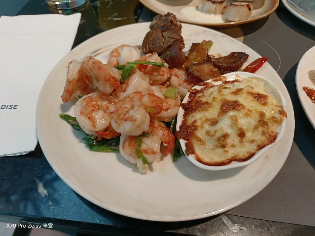 【新莊吃到飽】饗饗INPARADISE宏匯新莊店晚餐13訪，四人同行兩人免費❤️