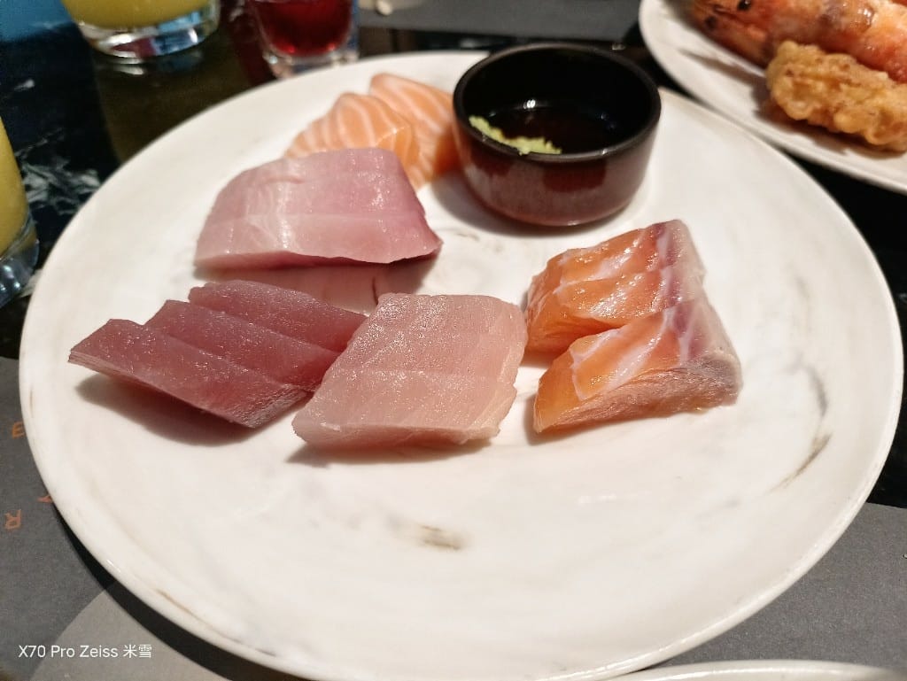 【新莊吃到飽】饗饗INPARADISE宏匯新莊店晚餐13訪，四人同行兩人免費❤️