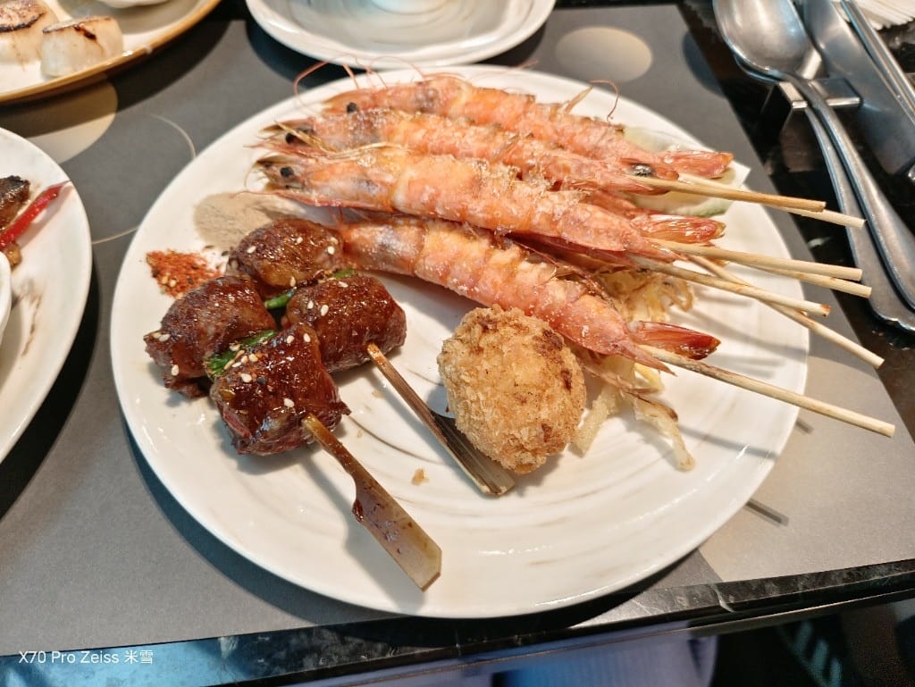 【新莊吃到飽】饗饗INPARADISE宏匯新莊店晚餐13訪，四人同行兩人免費❤️