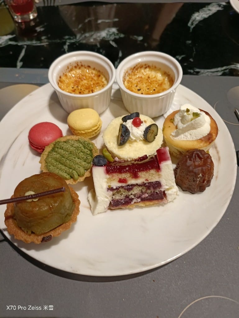 【新莊吃到飽】饗饗INPARADISE宏匯新莊店晚餐13訪，四人同行兩人免費❤️