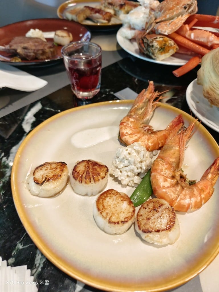 【新莊吃到飽】饗饗INPARADISE宏匯新莊店晚餐13訪，四人同行兩人免費❤️