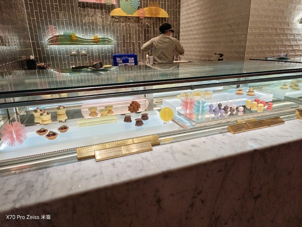 【新莊吃到飽】饗饗INPARADISE宏匯新莊店晚餐13訪，四人同行兩人免費❤️