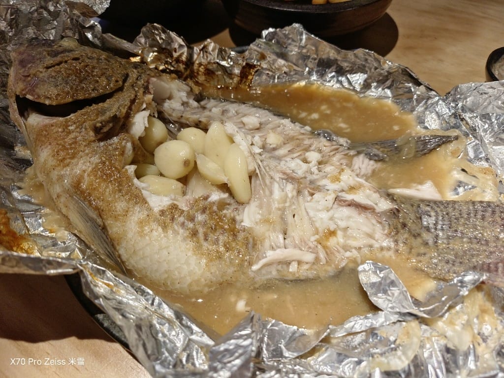【新莊美食】兮有烤魚居酒屋燒烤，巷子裡的美味烤魚🍻