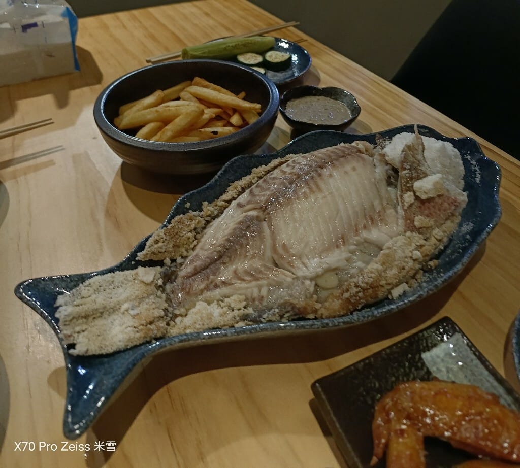 【新莊美食】兮有烤魚居酒屋燒烤，巷子裡的美味烤魚🍻