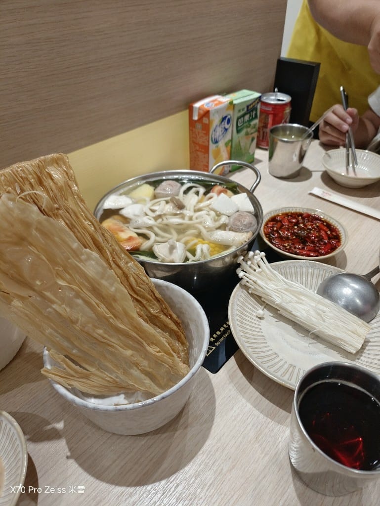 【新莊吃到飽】厚舖涮涮鍋Encoreアンコール2訪，厚切肉品好棒棒！