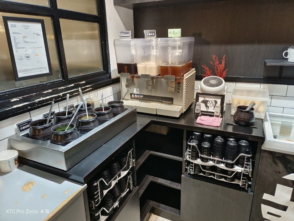 【新莊美食】武鶴個人鍋，單點鍋加自助吧吃到飽😸