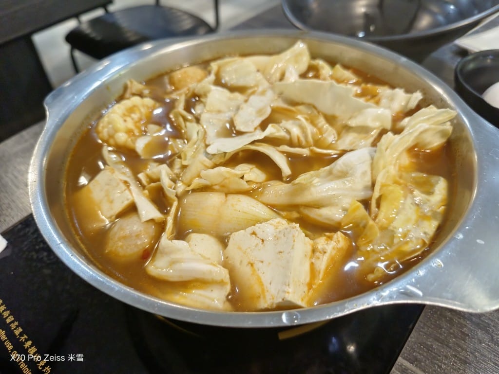 【新莊美食】武鶴個人鍋，單點鍋加自助吧吃到飽😸