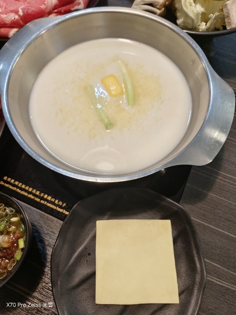 【新莊美食】武鶴個人鍋，單點鍋加自助吧吃到飽😸