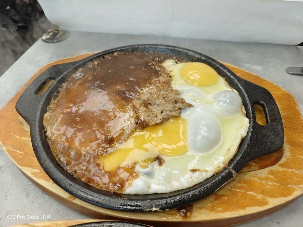 【新莊美食】樂陽牛排館，不到$200就有酥皮濃湯哦！