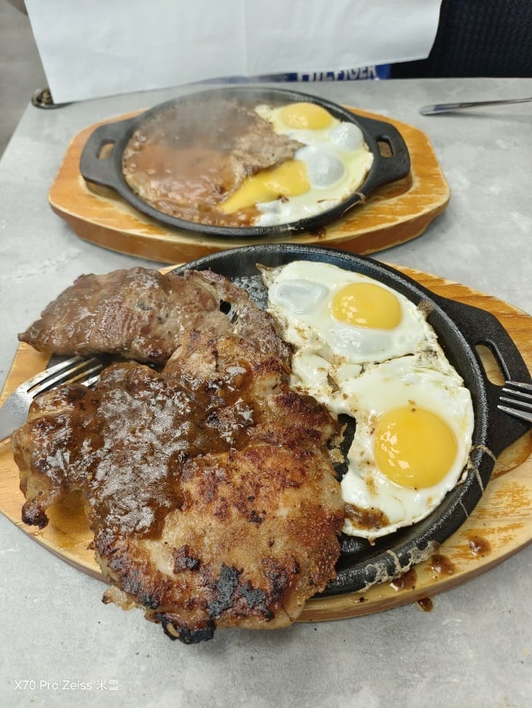【新莊美食】樂陽牛排館，不到$200就有酥皮濃湯哦！