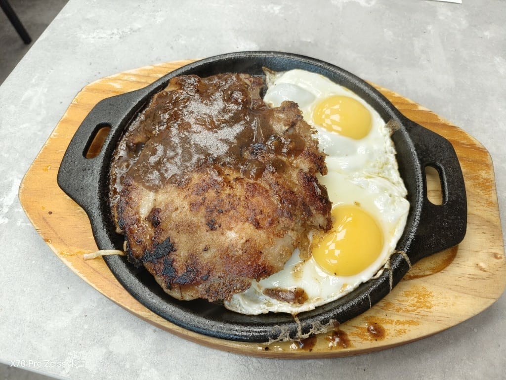【新莊美食】樂陽牛排館，不到$200就有酥皮濃湯哦！