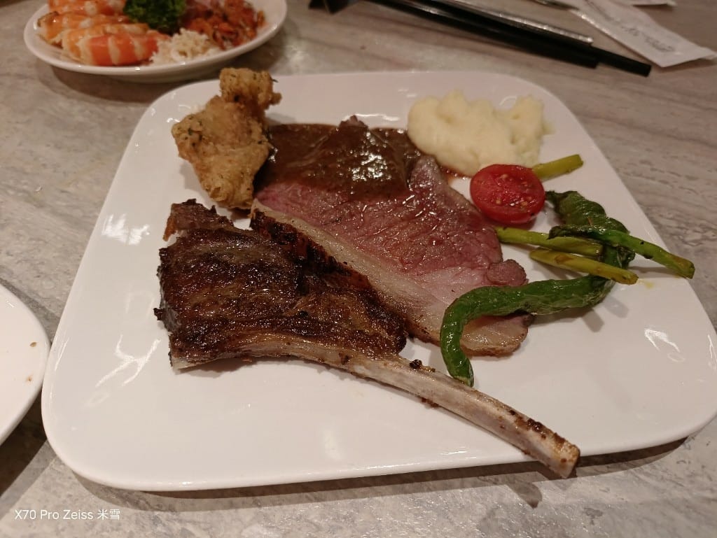 【台北吃到飽】十二廚台北喜來登大飯店24訪，平日晚餐阿霞飯店美食吃到飽🍻