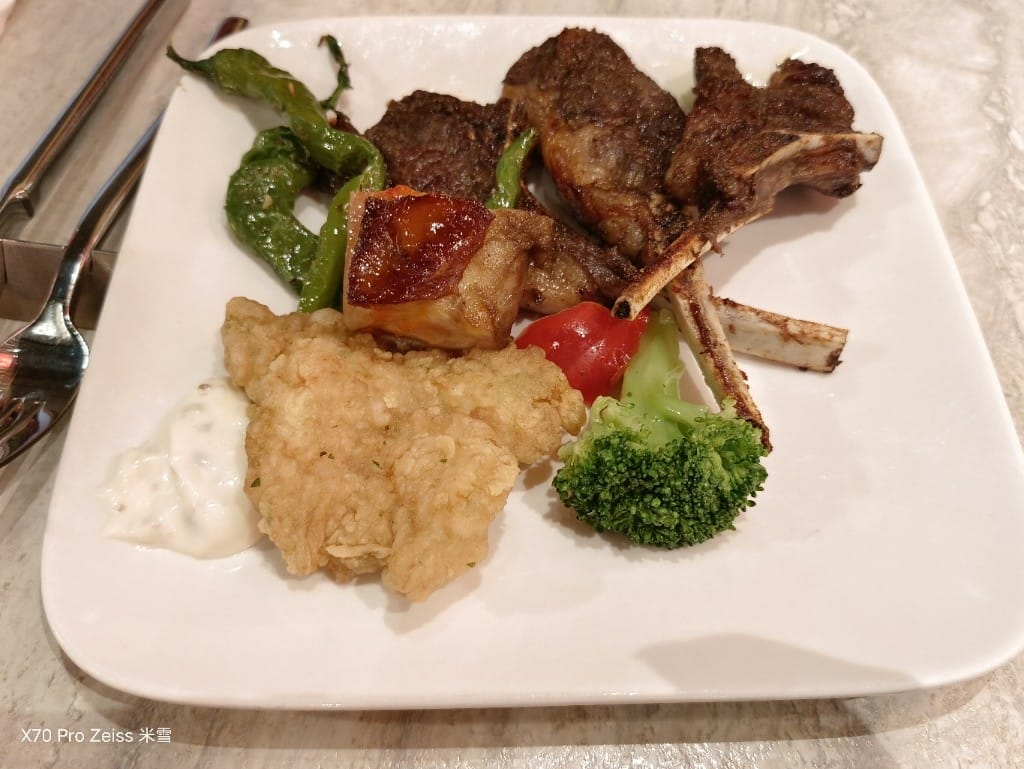 【台北吃到飽】十二廚台北喜來登大飯店24訪，平日晚餐阿霞飯店美食吃到飽🍻