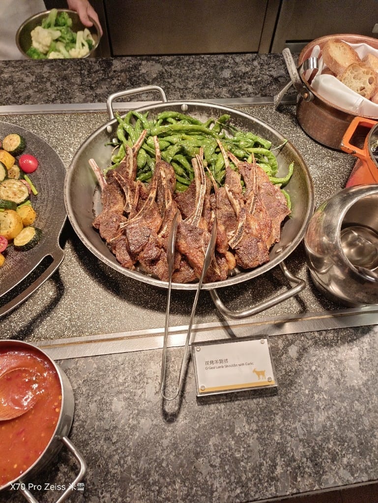 【台北吃到飽】十二廚台北喜來登大飯店24訪，平日晚餐阿霞飯店美食吃到飽🍻