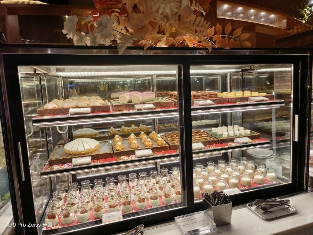 【台北吃到飽】十二廚台北喜來登大飯店24訪，平日晚餐阿霞飯店美食吃到飽🍻