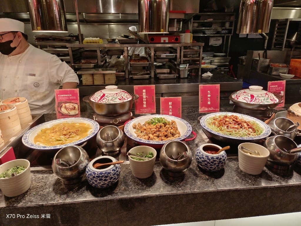 【台北吃到飽】十二廚台北喜來登大飯店24訪，平日晚餐阿霞飯店美食吃到飽🍻