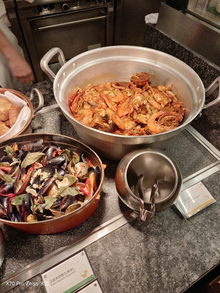 【台北吃到飽】十二廚台北喜來登大飯店24訪，平日晚餐阿霞飯店美食吃到飽🍻