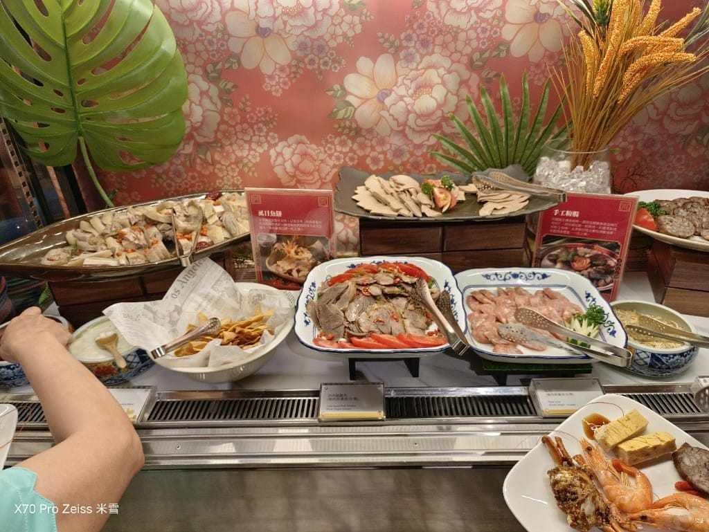 【台北吃到飽】十二廚台北喜來登大飯店24訪，平日晚餐阿霞飯店美食吃到飽🍻