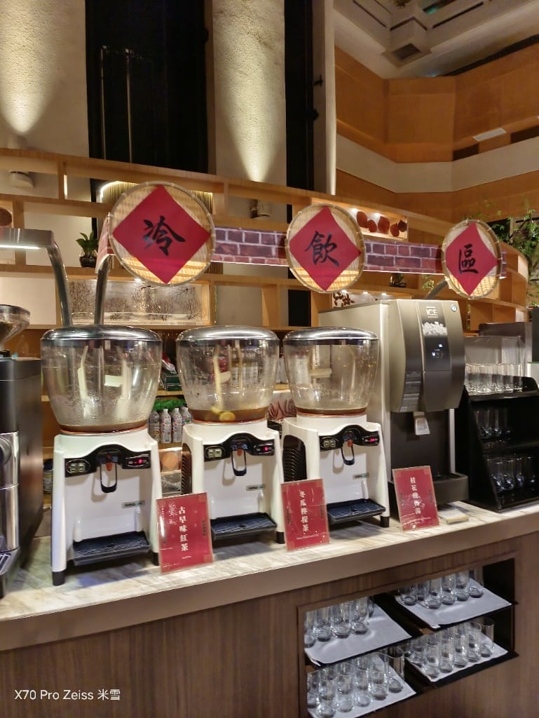 【台北吃到飽】十二廚台北喜來登大飯店24訪，平日晚餐阿霞飯店美食吃到飽🍻