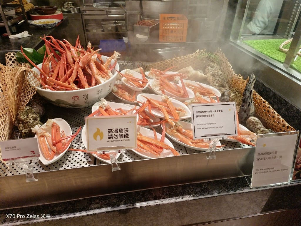 【台北吃到飽】十二廚台北喜來登大飯店24訪，平日晚餐阿霞飯店美食吃到飽🍻