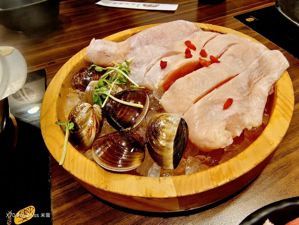 【新莊吃到飽】沐沐鍋物MUMU新莊中平店，八方悅二代店，自助吧吃到飽6訪