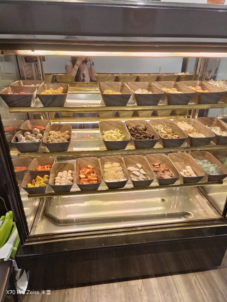 【新莊吃到飽】沐沐鍋物MUMU新莊中平店，八方悅二代店，自助吧吃到飽6訪