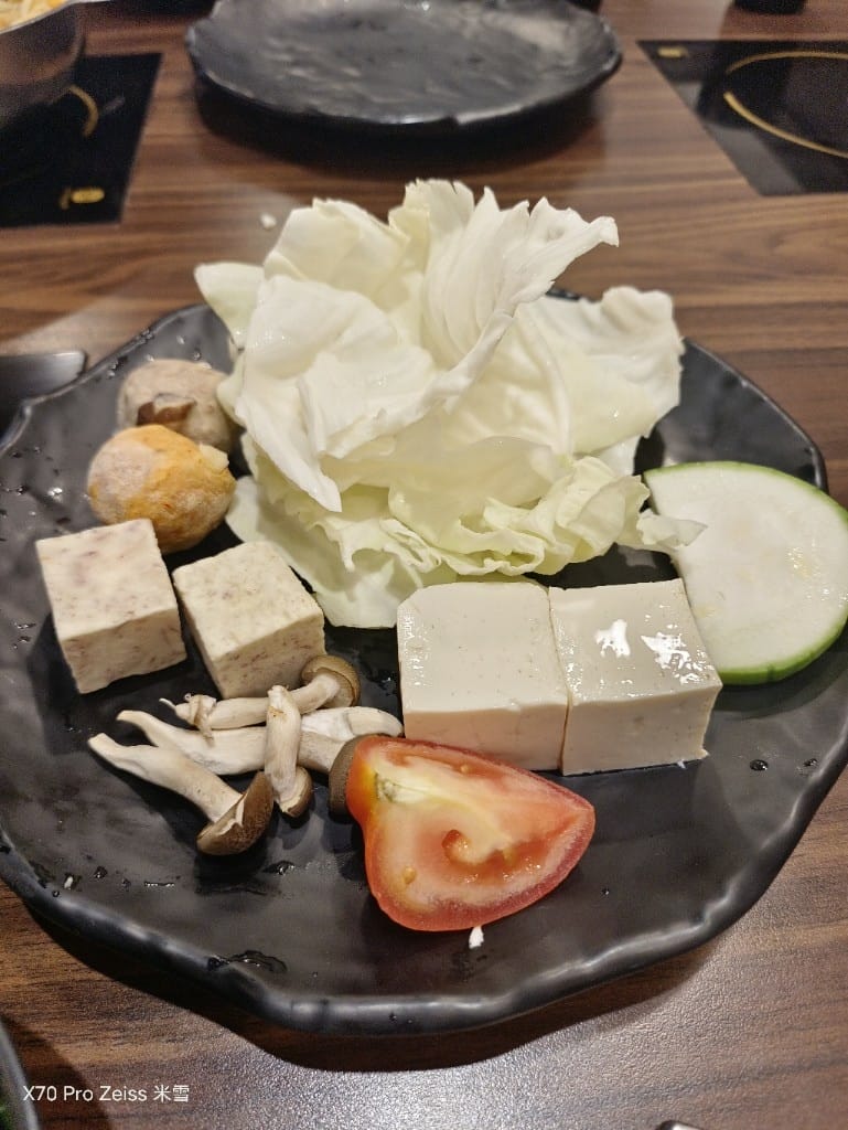 【新莊吃到飽】沐沐鍋物MUMU新莊中平店，八方悅二代店，自助吧吃到飽6訪