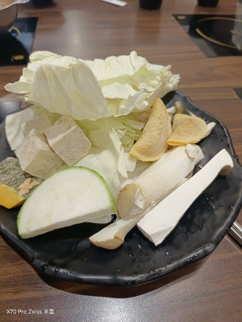 【新莊吃到飽】沐沐鍋物MUMU新莊中平店，八方悅二代店，自助吧吃到飽6訪