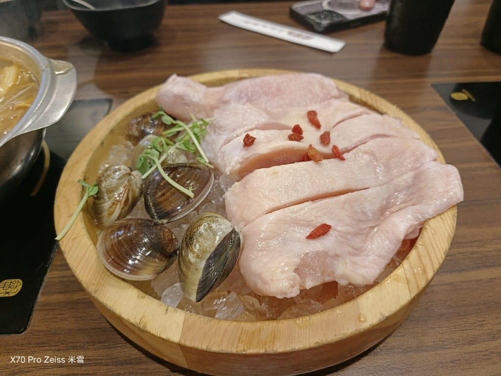 【新莊吃到飽】沐沐鍋物MUMU新莊中平店，八方悅二代店，自助吧吃到飽6訪