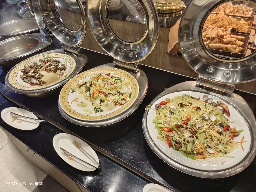 【新莊美食】貴族世家體育館店，平價豐富又好吃的自助吧！