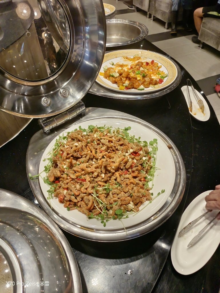 【新莊美食】貴族世家體育館店，平價豐富又好吃的自助吧！