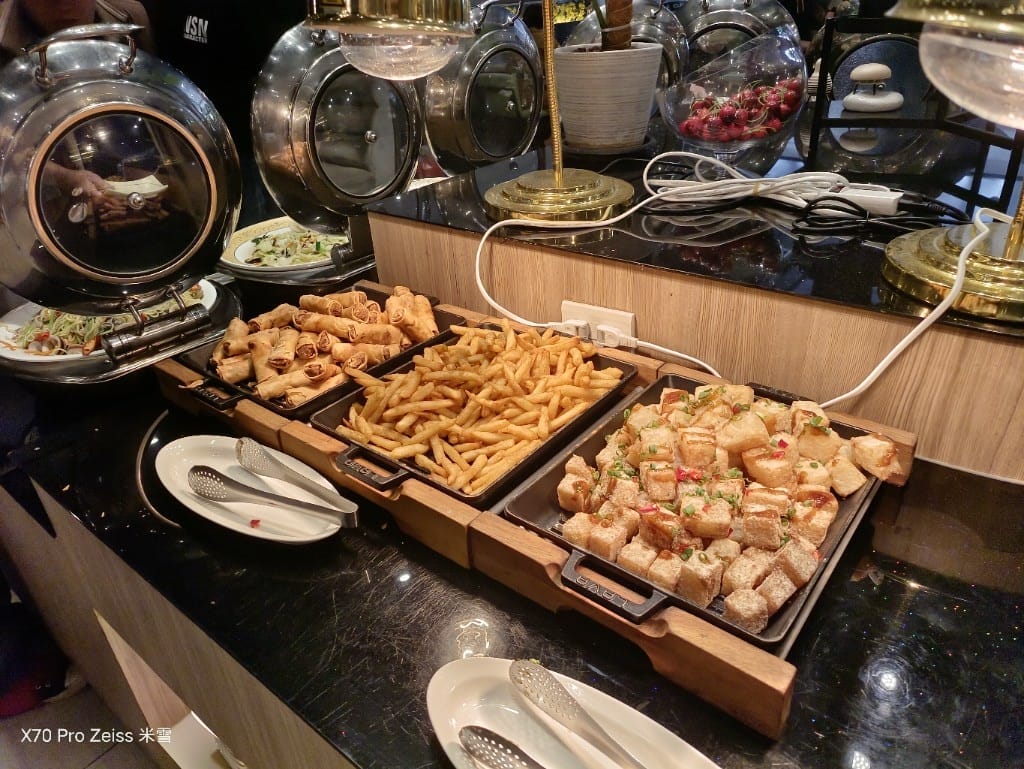 【新莊美食】貴族世家體育館店，平價豐富又好吃的自助吧！