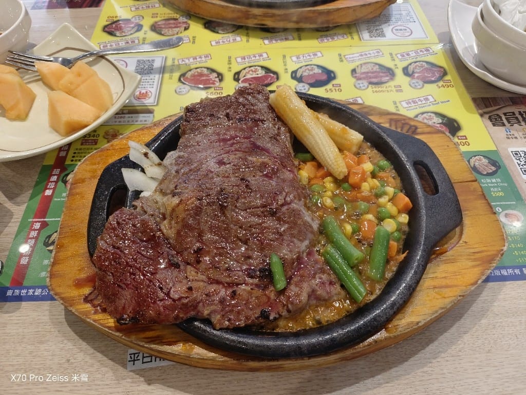 【新莊美食】貴族世家體育館店，平價豐富又好吃的自助吧！