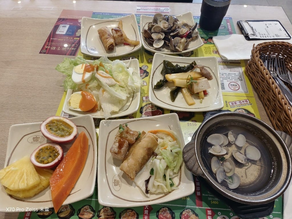 【新莊美食】貴族世家體育館店，平價豐富又好吃的自助吧！