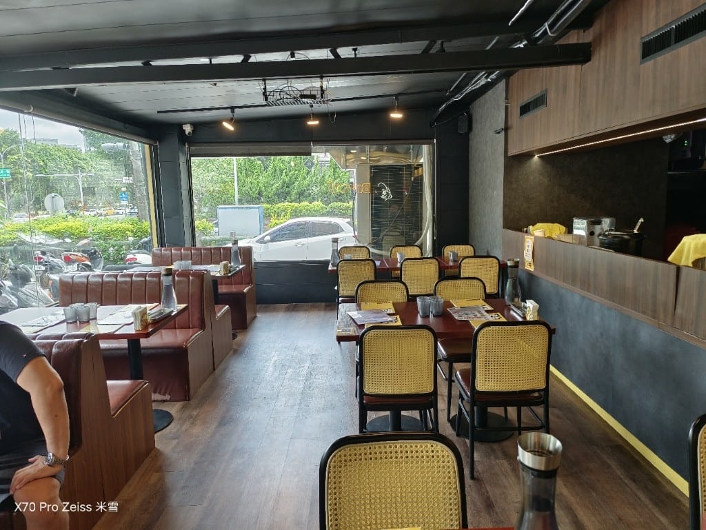 【林口美食】再訪BravoBurger發福廚房林口店,意圖使人烙耶還的大漢堡🤩 - 第5張圖 【林口美食】再訪BravoBurger發福廚房林口店,意圖使人烙耶還的大漢堡🤩