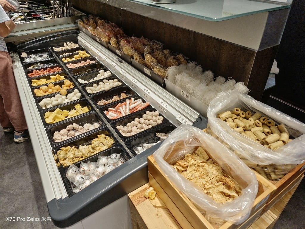 【新莊美食】八雲町和牛海鮮鍋物火鍋新莊店，$298起吃到飽❤️