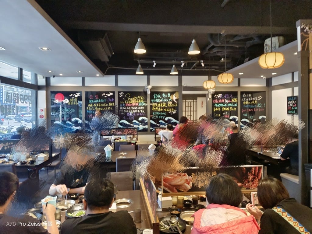 【新莊美食】八雲町和牛海鮮鍋物火鍋新莊店，$298起吃到飽❤️