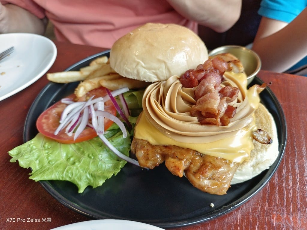 【林口美食】再訪BravoBurger發福廚房林口店,意圖使人烙耶還的大漢堡🤩 - 第11張圖 【林口美食】再訪BravoBurger發福廚房林口店,意圖使人烙耶還的大漢堡🤩