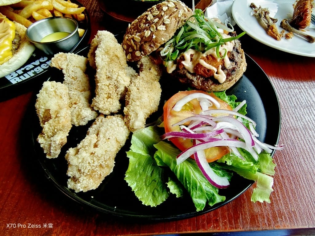 【林口美食】BravoBurger發福廚房林口店，再訪意圖使人烙耶還的大漢堡🤩
