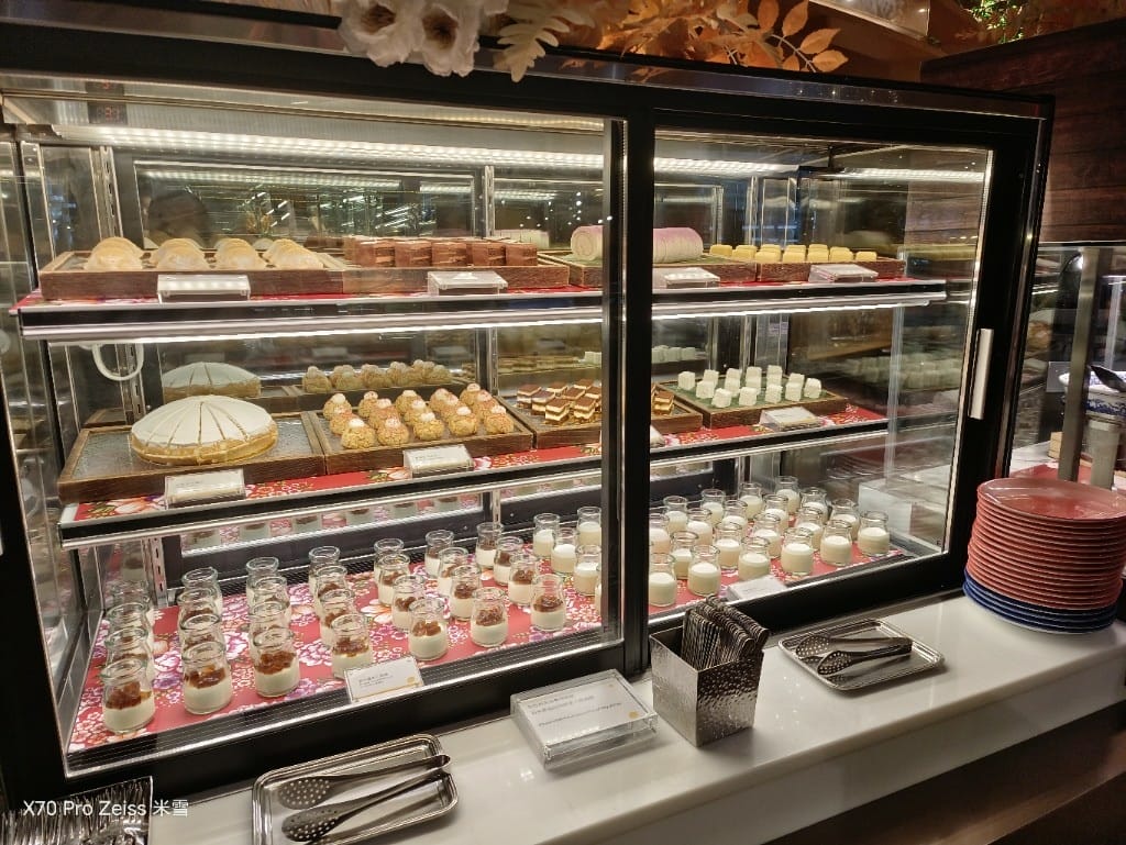 【台北吃到飽】十二廚台北喜來登大飯店25訪，平日午餐阿霞飯店美食吃到飽🍻