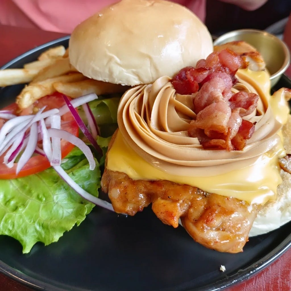 【林口美食】BravoBurger發福廚房林口店，再訪意圖使人烙耶還的大漢堡🤩