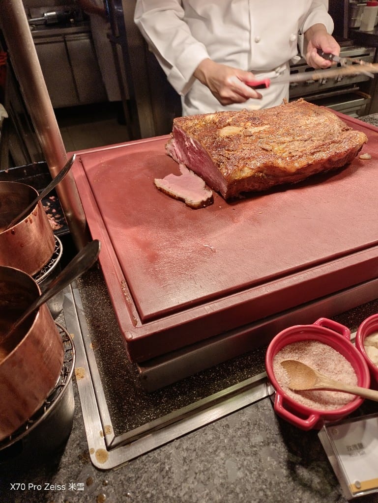 【台北吃到飽】十二廚台北喜來登大飯店25訪，平日午餐阿霞飯店美食吃到飽🍻