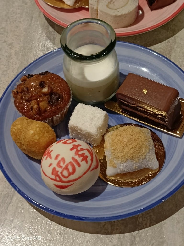 【台北吃到飽】十二廚台北喜來登大飯店25訪，平日午餐阿霞飯店美食吃到飽🍻